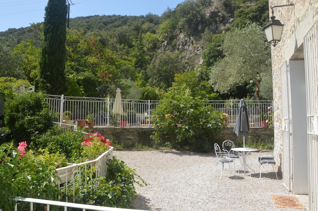 לינה וארוחת בוקר Sumène Domaine De La Carriere מראה חיצוני תמונה