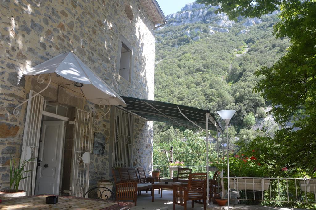 לינה וארוחת בוקר Sumène Domaine De La Carriere מראה חיצוני תמונה