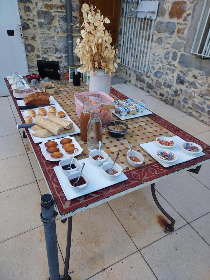 לינה וארוחת בוקר Sumène Domaine De La Carriere מראה חיצוני תמונה