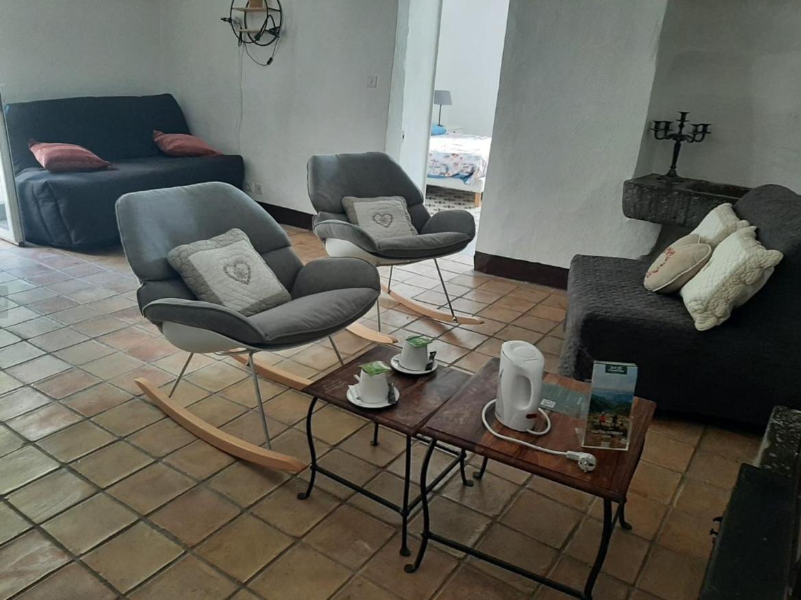 לינה וארוחת בוקר Sumène Domaine De La Carriere מראה חיצוני תמונה