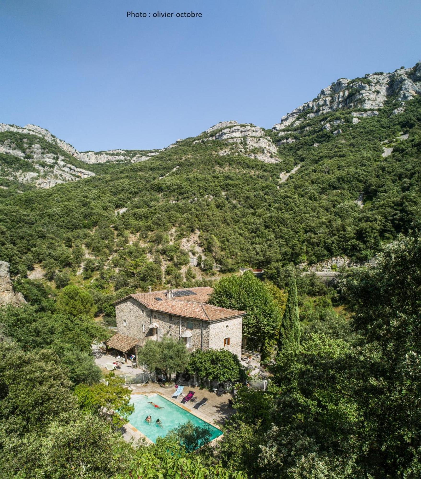 לינה וארוחת בוקר Sumène Domaine De La Carriere מראה חיצוני תמונה