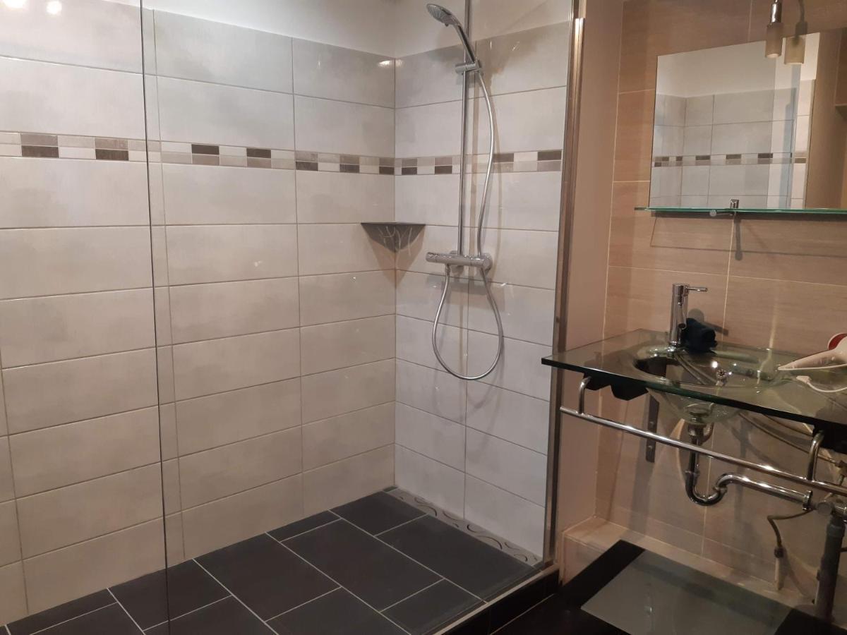 לינה וארוחת בוקר Sumène Domaine De La Carriere מראה חיצוני תמונה